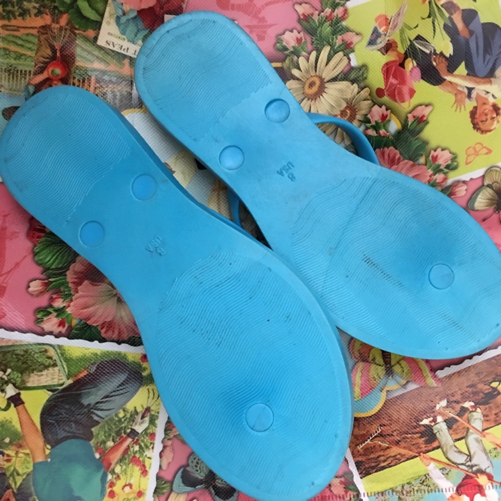 Sandals - Picture 2 of 3