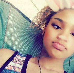 Meet your Posher, Makyra