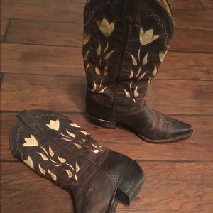 Justin Cream Flowered Leathered Boots