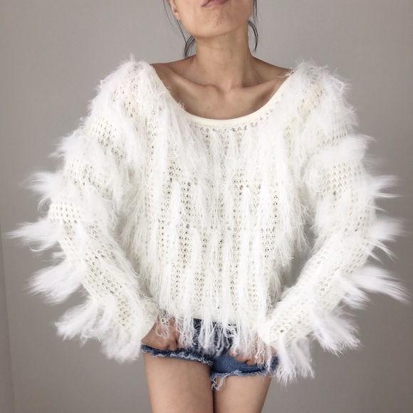 PLAYFUL YOUTH faux fur top - Picture 4 of 4