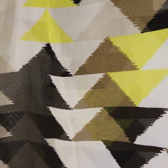 OFFERS WELCOME ◾Old Navy Geometric Print Tank◾ - Picture 4 of 5