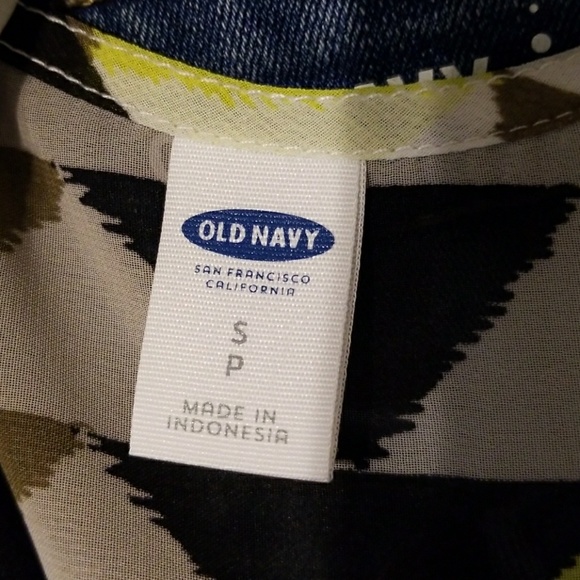 OFFERS WELCOME ◾Old Navy Geometric Print Tank◾ - Picture 5 of 5