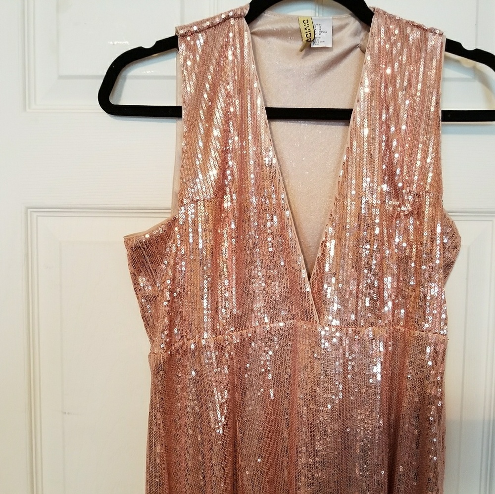 Dress - Picture 2 of 3