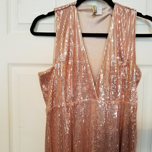 Dress - Picture 2 of 3