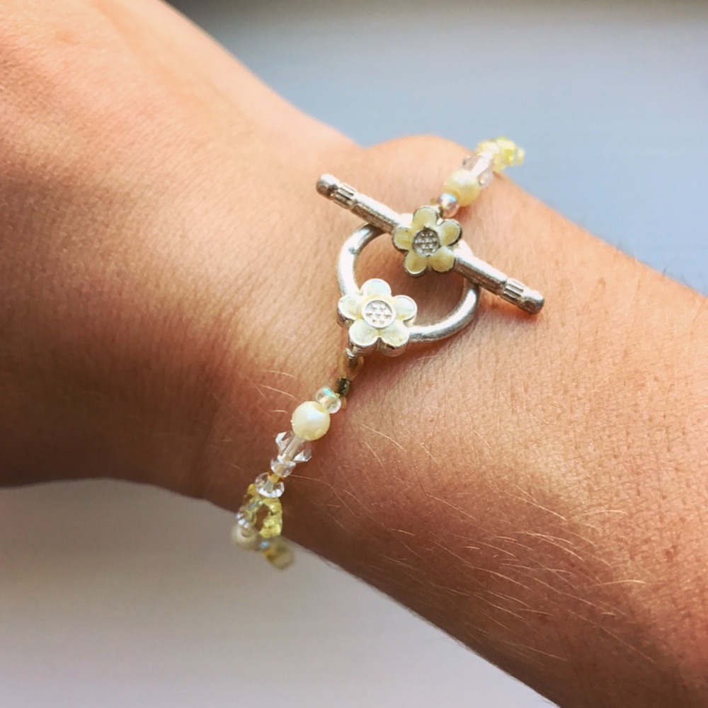 Pearl & yellow beaded daisy toggle bracelet