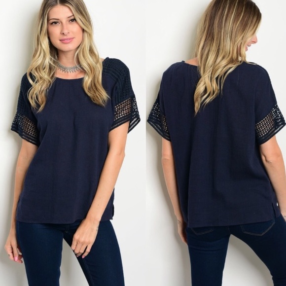 💕 LAST ONE 💕 Detailed Navy Flow Top - Picture 3 of 6
