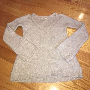 Oatmeal colored hollister sweater