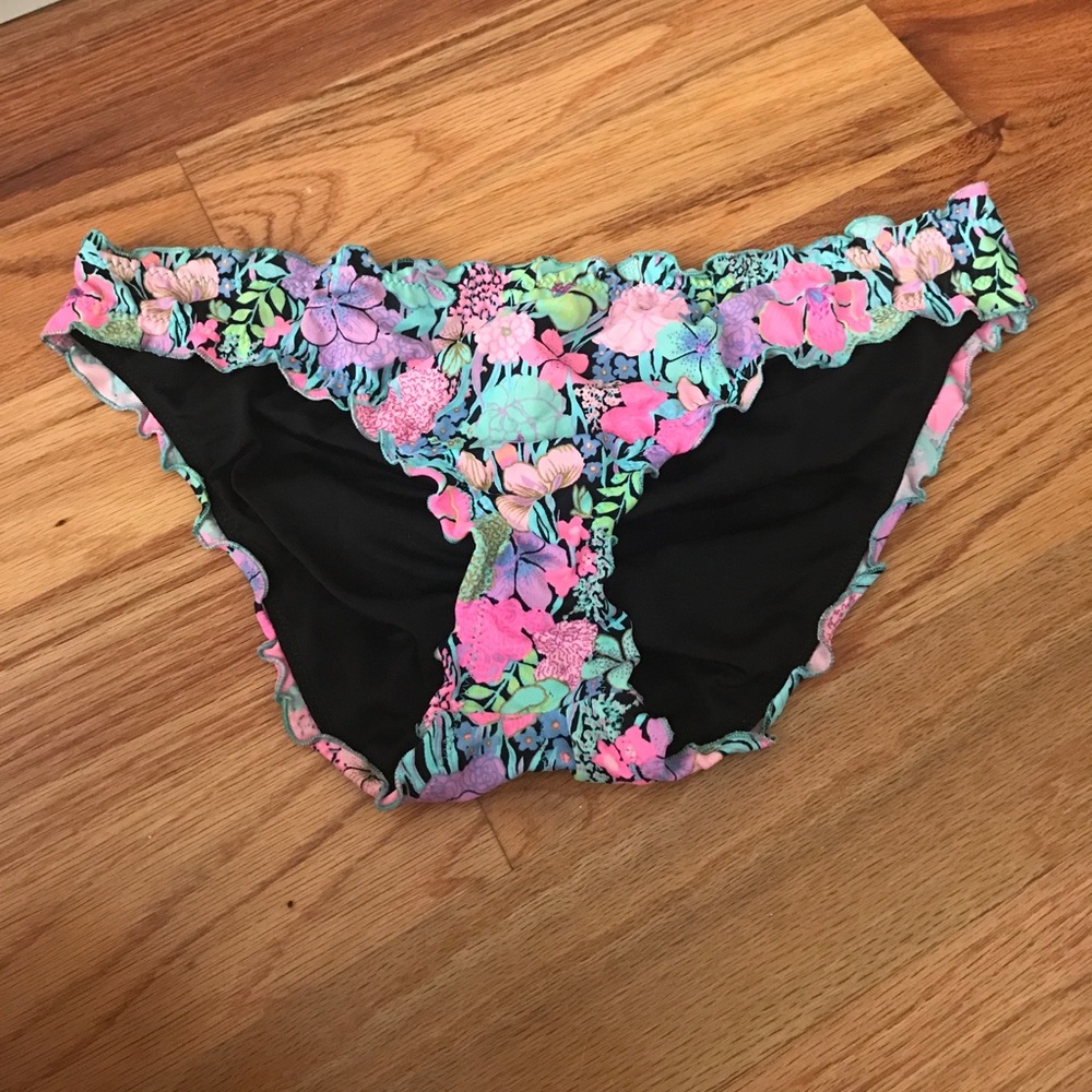 Victoria Secret size M ruffle cheeky bikini top!