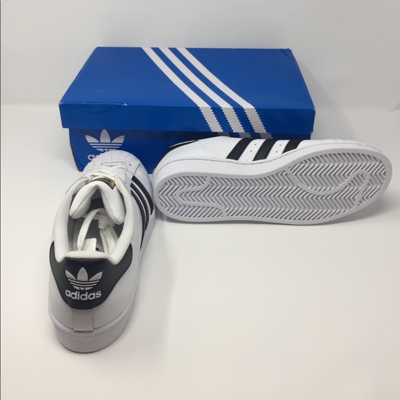 Adidas Superstar Shoes Sz 9 - Picture 3 of 3