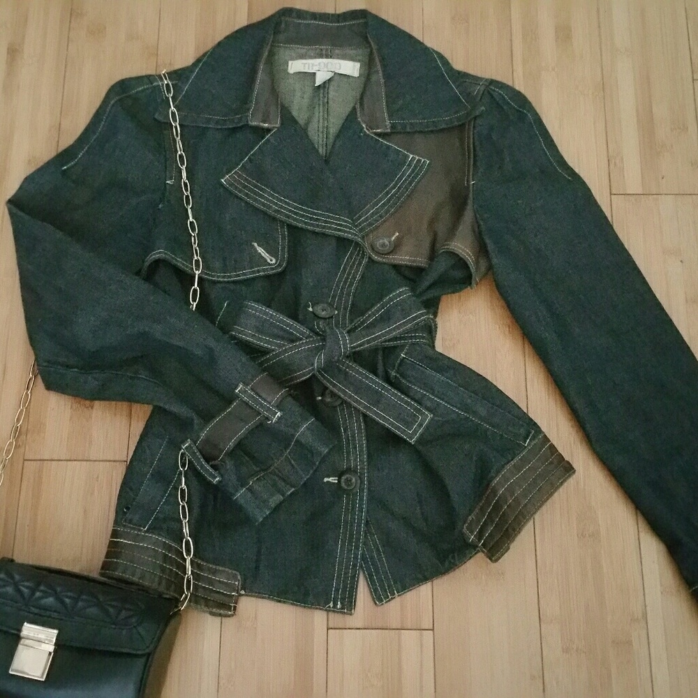 TR- 900 Drk blue denim blazer w leather detail