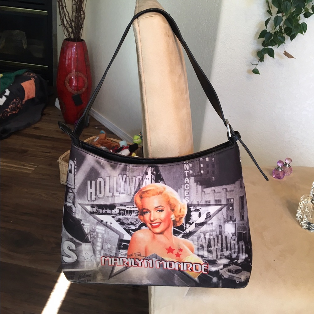 ❤️️❤️️❤️️ONE DAY SALE ❤️❤️❤️ - Picture 3 of 8