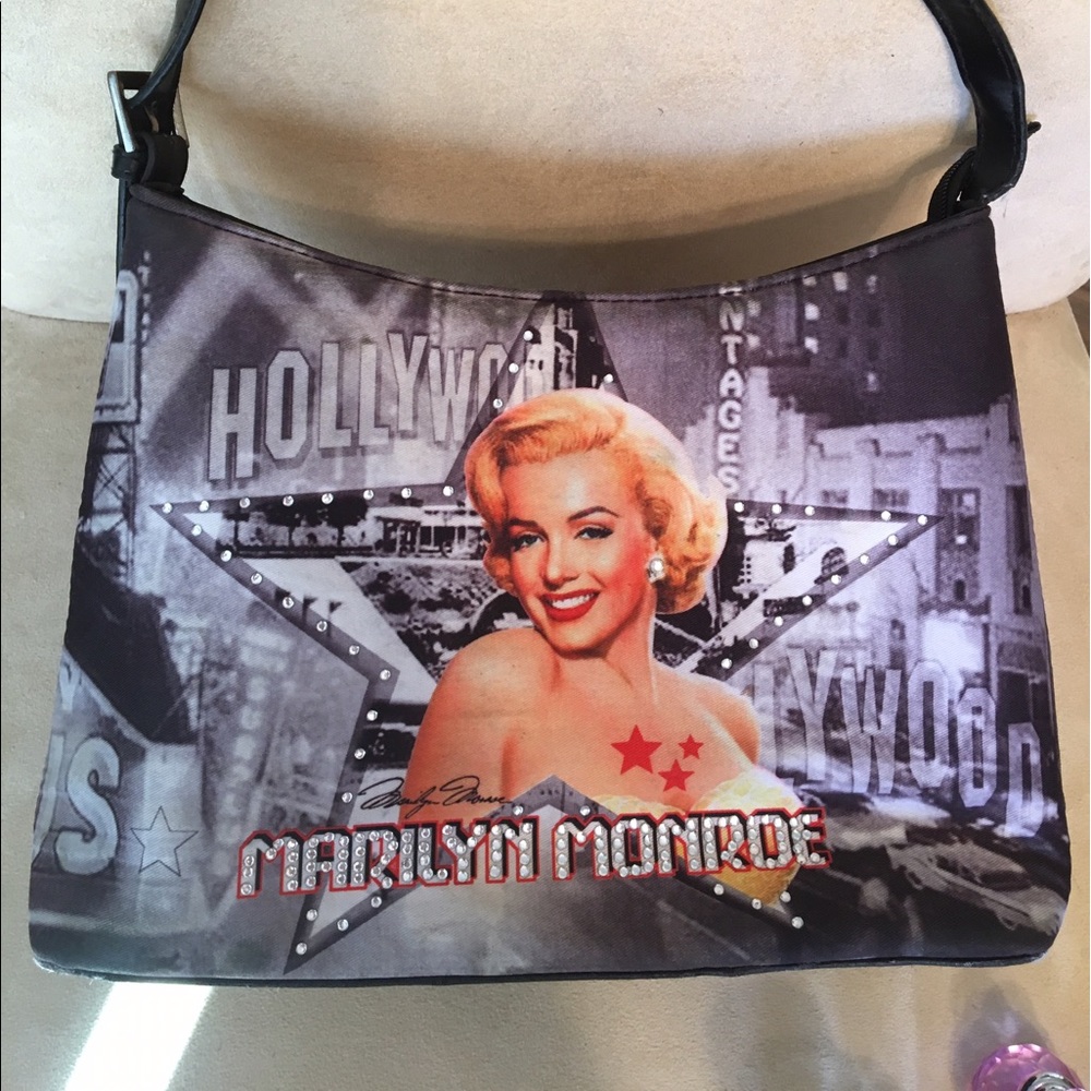 ❤️️❤️️❤️️ONE DAY SALE ❤️❤️❤️ - Picture 4 of 8