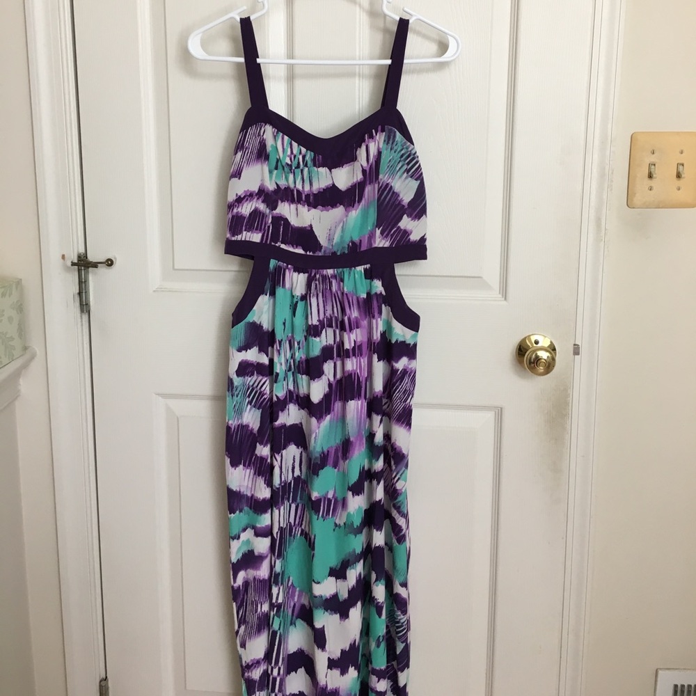 Nordstrom's Soprano | Printed Maxi Dress - Picture 2 of 3