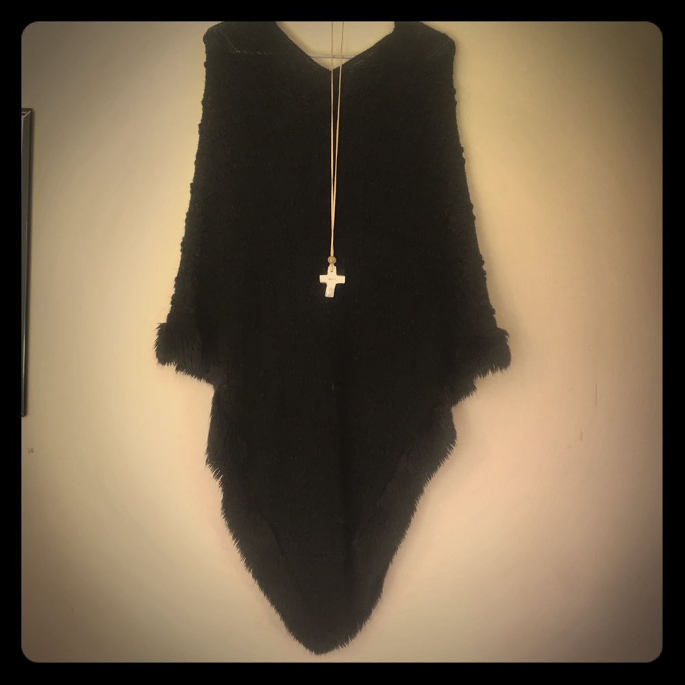 Beautiful black poncho, Size: M/L, NWT