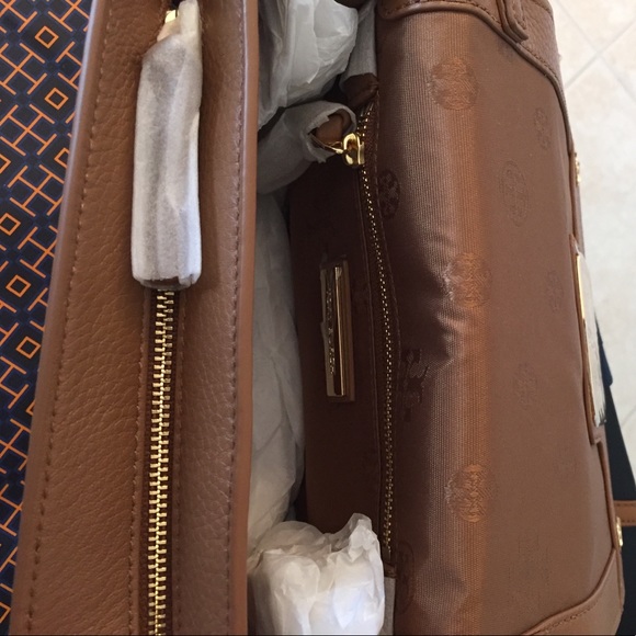 🆕Tory Burch Britten Combo Crossbody in Bark color - Picture 5 of 8