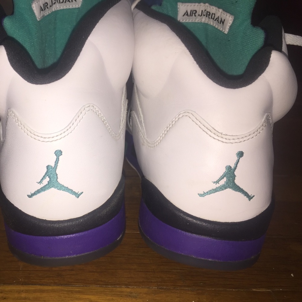 Air Jordan 5 "Grapes"