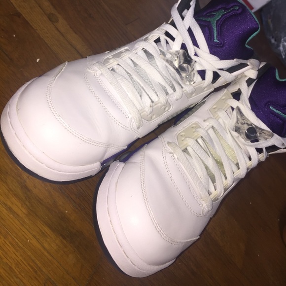 Air Jordan 5 "Grapes" - Picture 2 of 5