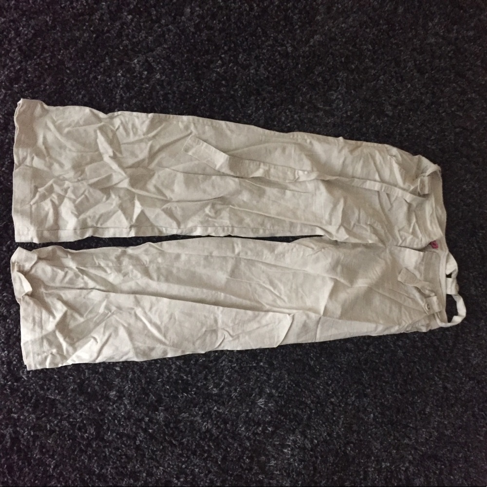 Khaki pair of woman's pants