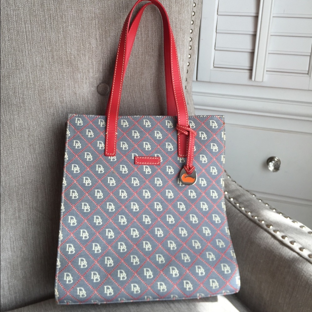 Like new Dooney & Bourke