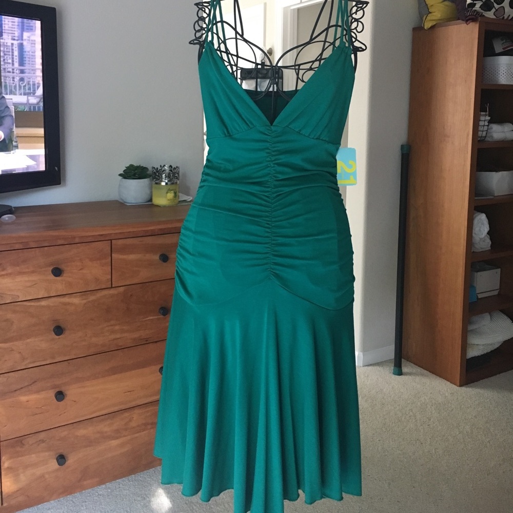 Pretty dress for that perfect day to night event.