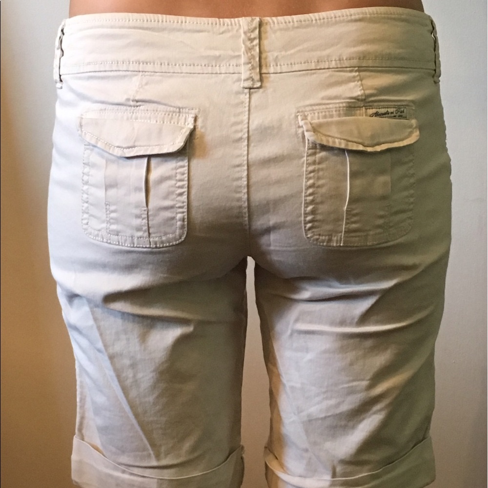 Abercrombie & Fitch SZ 2 khaki capris