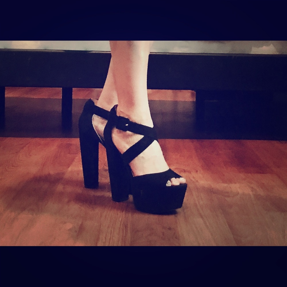 Jessica Simpson platform shoes