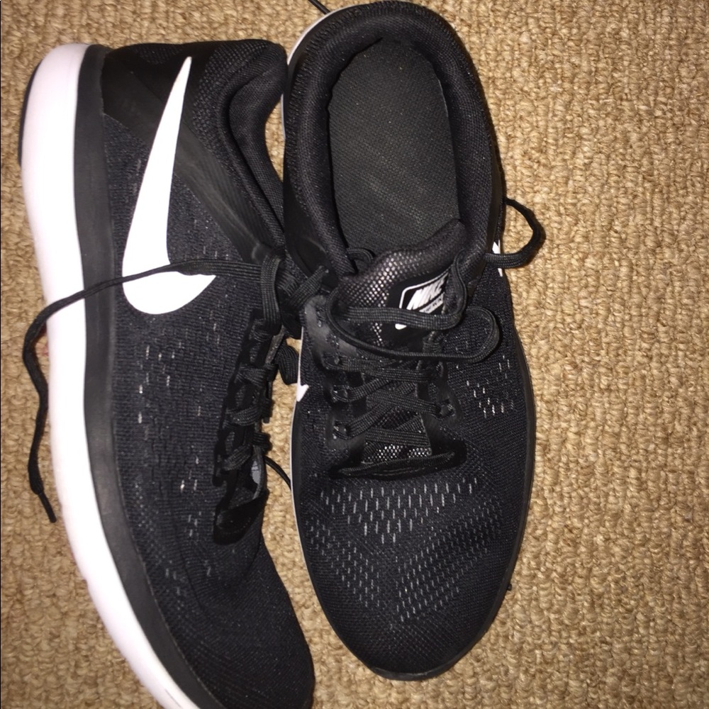 NIKE SHOES FLEX 2016 ‼️DROPPED 10 PERCENT‼️