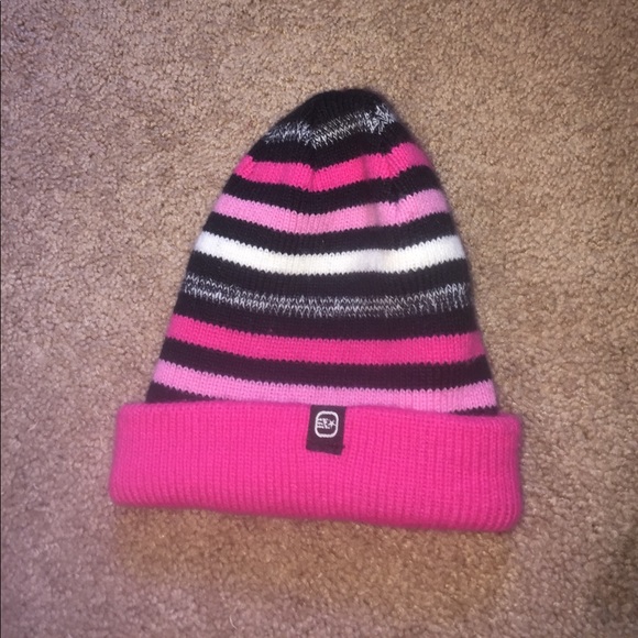 I'm selling a beanie - Picture 2 of 3
