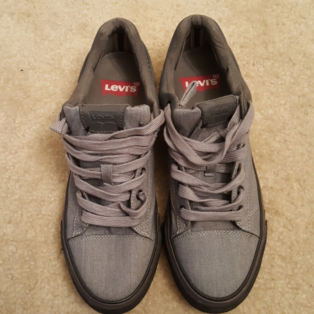 Like new Levi's Gray jean gym shoes