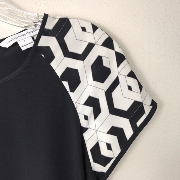 ❌SOLD❌DVF Geometric Silk Blouse - Picture 2 of 6