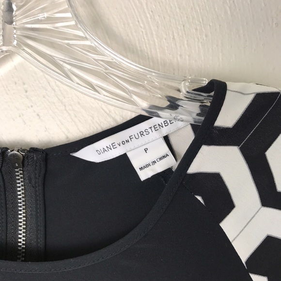 ❌SOLD❌DVF Geometric Silk Blouse - Picture 3 of 6