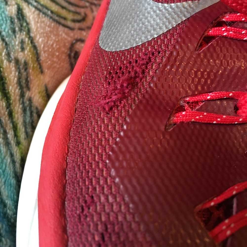 Red nike basketball shoes - Picture 4 of 4