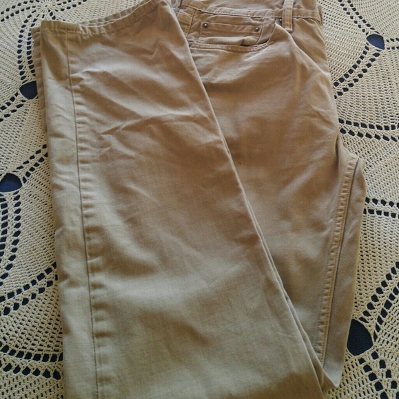 Levis - Picture 2 of 3