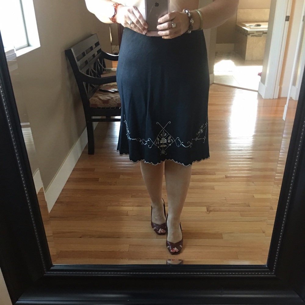 Ann taylor size 10 a-line black embellished skirt