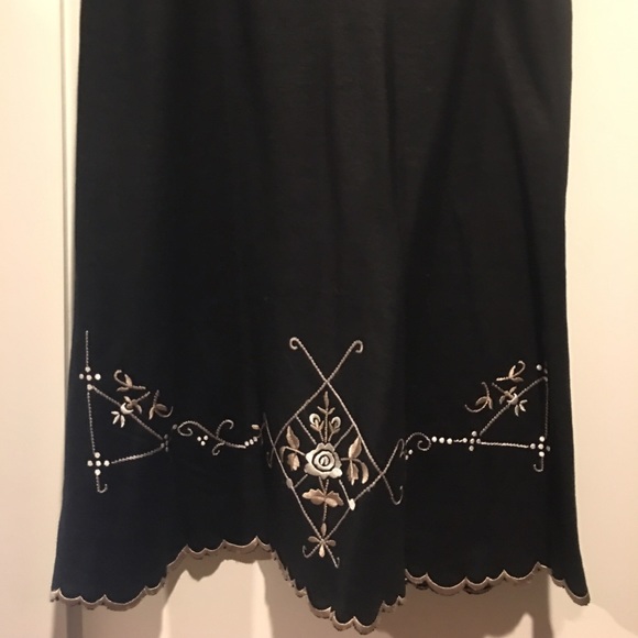 Ann taylor size 10 a-line black embellished skirt - Picture 2 of 4