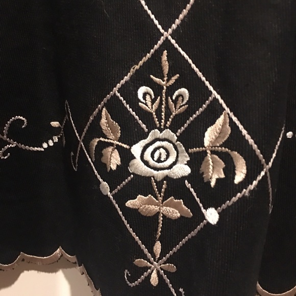 Ann taylor size 10 a-line black embellished skirt - Picture 3 of 4