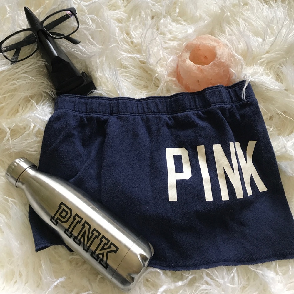 PINK shorts🖤