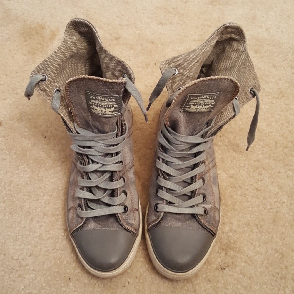 EUC Levi's Gray high top gym shoes