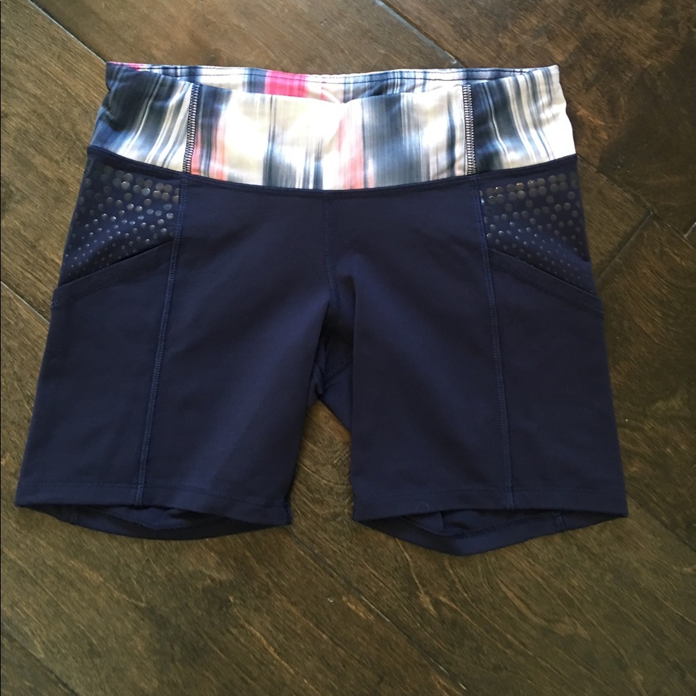 Lululemon womens spandex shorts. Navy blue