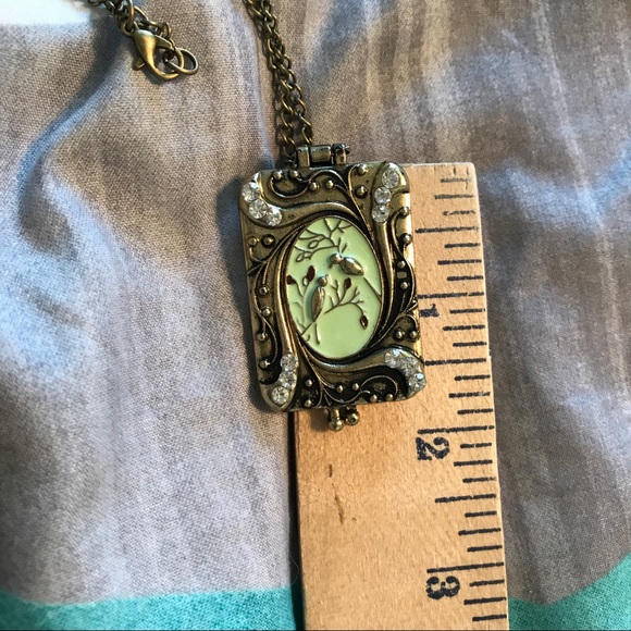 NEW Vintage Look Bird Locket Long Necklace - Picture 6 of 6