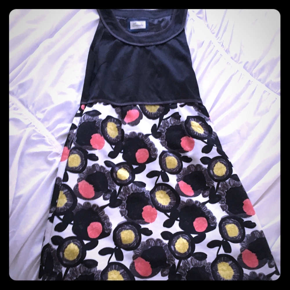 🌺Emelee Sz S BEAUTIFUL knee length dress🎒👛