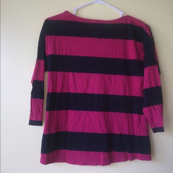 A long sleeve shirt - Picture 2 of 2