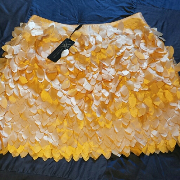 Kardashian Kollection Dresses & Skirts - Petals