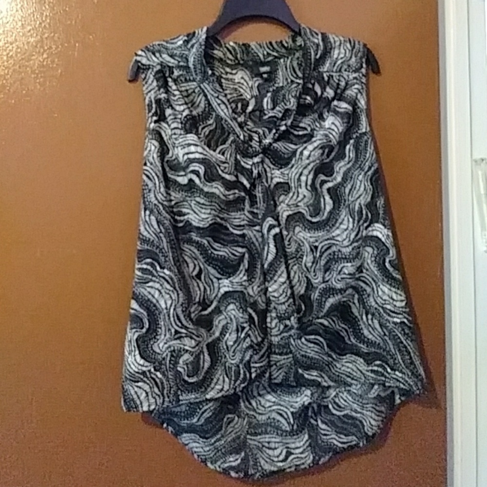 Sleeveless blouse