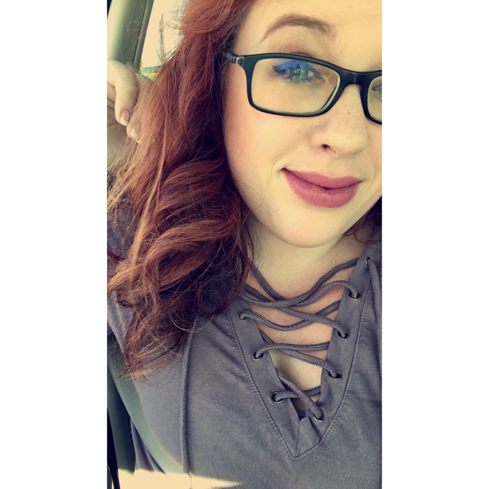 Meet your Posher, Emilee