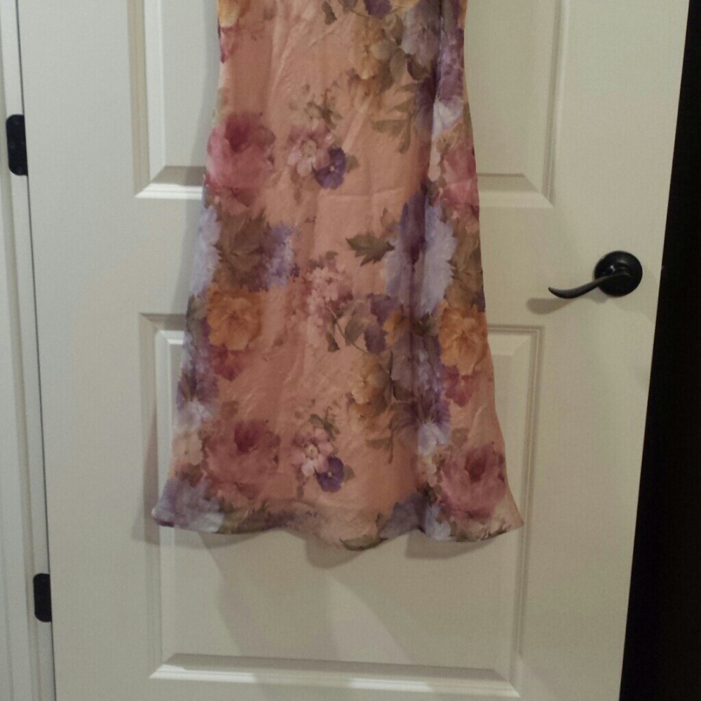 Dress - Picture 2 of 4