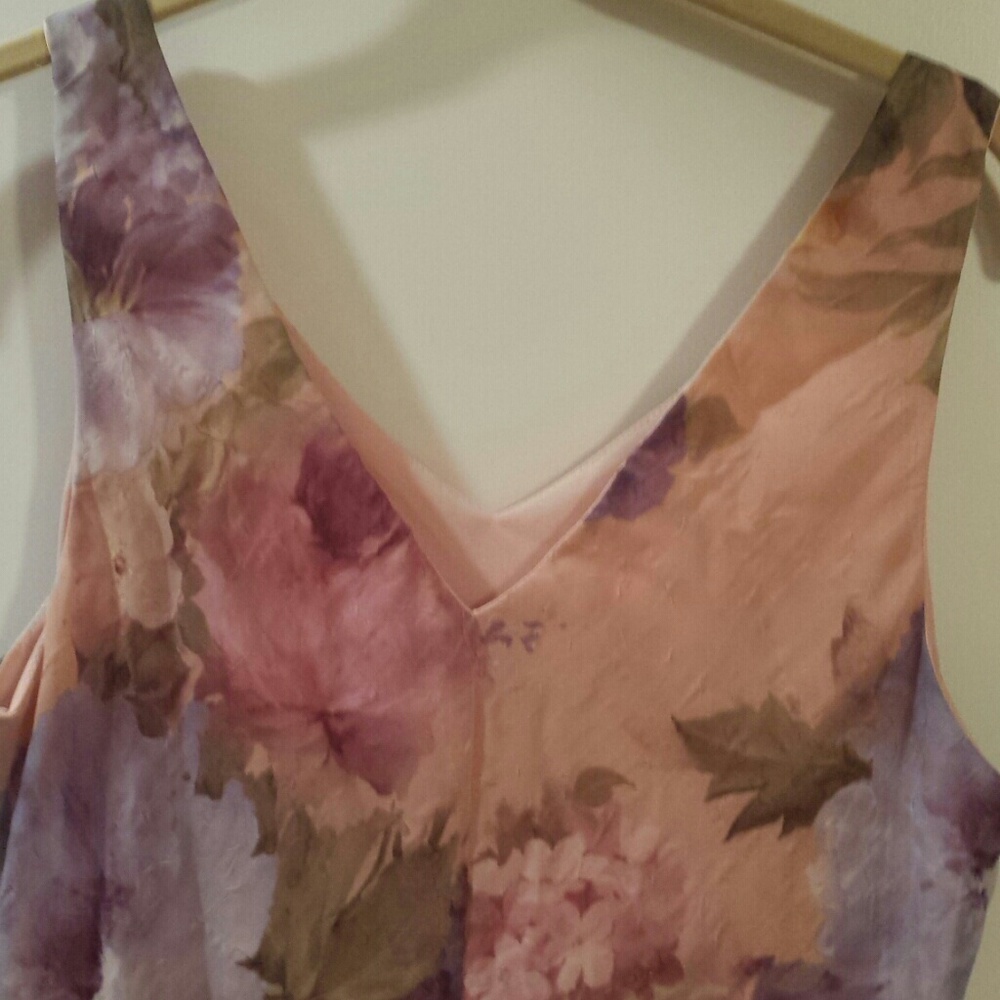 Dress - Picture 3 of 4