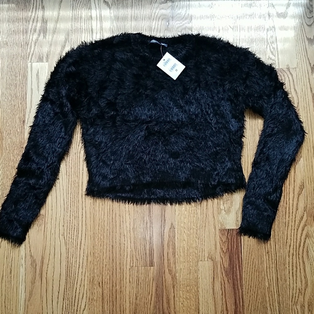 Brandy Melville black cropped sweater