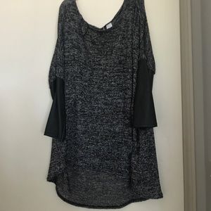 Size Small h&m shirt