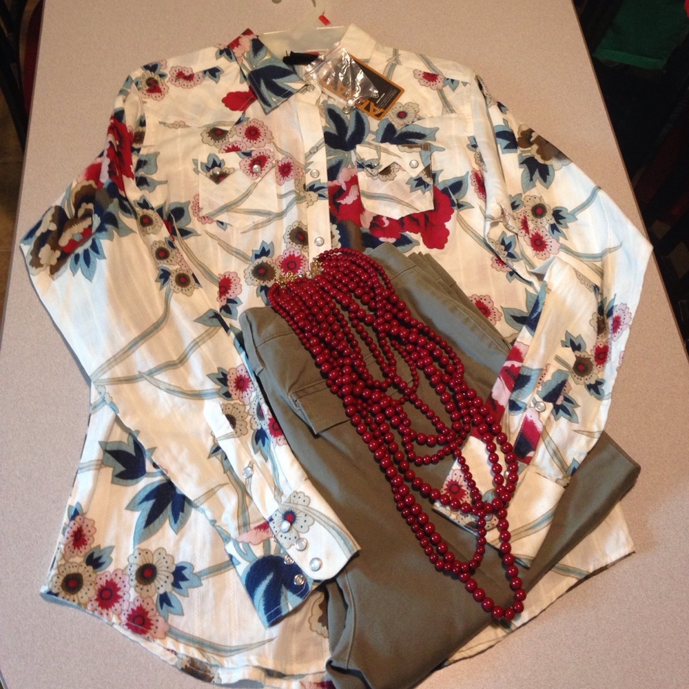 Weekend Sale! ARIAT Button-Down Shirt - Made India